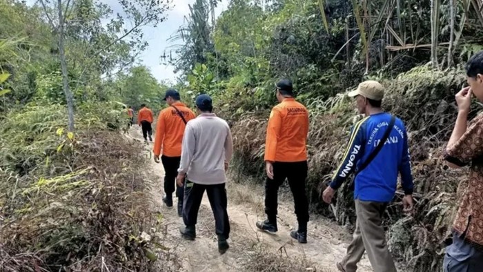 Proses pencarian korban oleh tim SAR Gabungan.