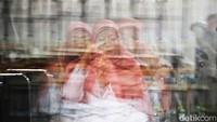 Butuh ekstra kesabaran yang luar biasa dalam mendidik anak-anak ini. Karena setiap anak berkebutuhan khusus ini memiliki kondisi dan diagnosa yang berbeda. 