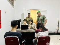 Sejoli Berpelukan di Bawah Tugu JK Bone Saat Malam Ramadan Diamankan
