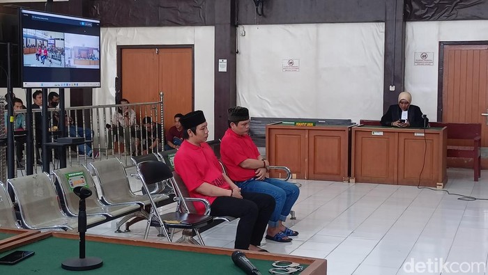 Sidang vonis Ariansyah dan Arwandi, dua terdakwa kasus pembunuhan M Abadi, adik Bupati Musi Rawas Utara di gelar di PN Palembang.