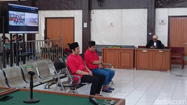 Sidang vonis Ariansyah dan Arwandi, dua terdakwa kasus pembunuhan M Abadi, adik Bupati Musi Rawas Utara di gelar di PN Palembang.