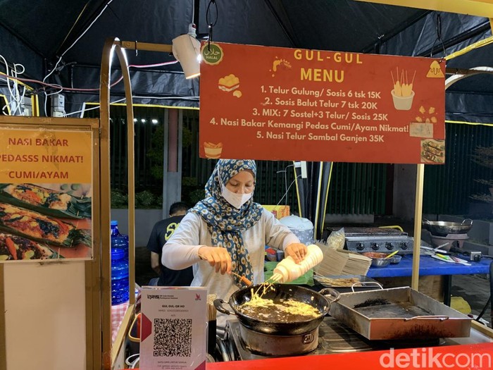 Stand kuliner yang ada di Pasar Ramadan Medan. (Andika Syahputra/detikcom)