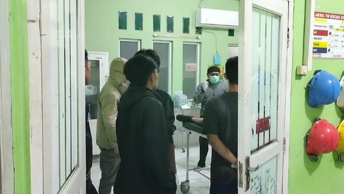 Suasana di rumah sakit usai pelaku pembacokan bocah diamuk massa di Cianjur.