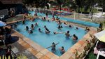 Warga Brasil Serbu Pantai-Kolam Gegara Panas Menyengat