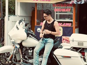 Potret Abidzar saat Motoran dan Mampir di Warung Bakso