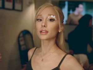 HYBE Konfirmasi Ariana Grande Gabung Weverse