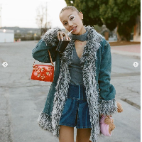 Salah satu single baru Ariana Grande dari album Eternal Sunshine yang viral di TikTok berjudul We Can’t Be Friends. Lirik lagu lagu tersebut sukses membuat netizen baper terutama bagi mereka yang tengah patah hati.Foto: Dok. YouTube/Instagram Ariana Grande