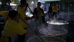 Tradisi Bagi-bagi Bubur Lambuk, Menu Buka Puasa Khas Malaysia