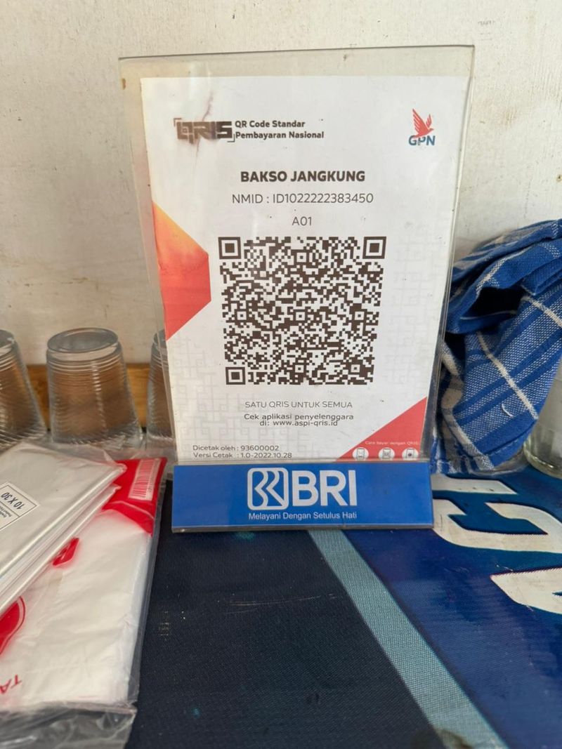 Penjual Bakso Jangkung Bertahan di Harga Rp 10 Ribu Semangkok, Intip Omzetnya