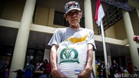 Presiden Joko Widodo (Jokowi) mengungkap rencana bantuan pangan pemerintah akan dilanjutkan sampai Desember, tergantung ketersediaan APBN.  