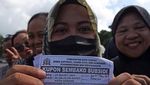 Emak-emak Serbu Bazar Pangan Murah di Banten, Ini Potretnya