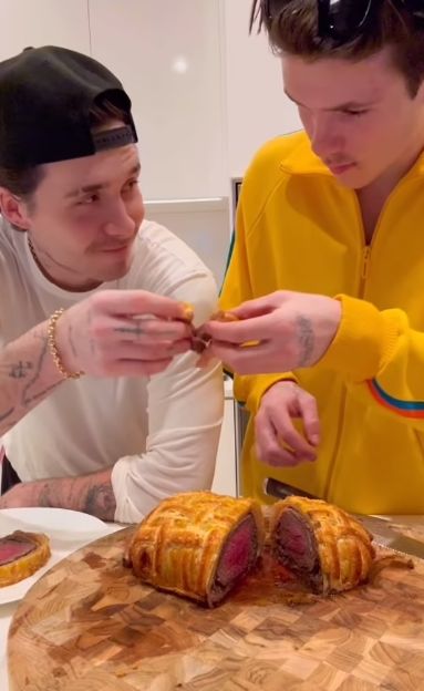 Masak Beef Wellington Rp 1,8 Juta, Brooklyn Beckham Dipuji Gordon Ramsay