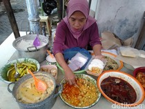 Bubur Waduk, Kuliner Legendaris Gresik yang Cuma Ada Saat Ramadan