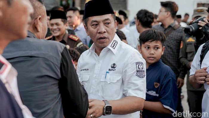 Bupati Karawang Aep Syaepuloh