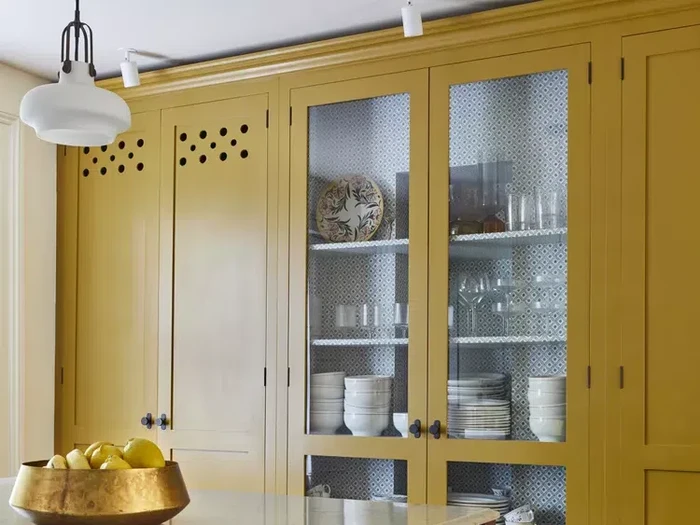 Dapur Warna kuning/KASIA FISZER FOR EMILIE FOURNET INTERIORS via Real Simple