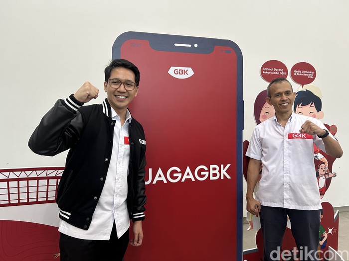 Direktur Utama PPK Rakhmadi Afif Kusumo  (Kiri)