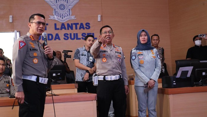 Dirgakkum Korlantas Polri Brigjen Raden Slamet Santoso bahkan berencana menjadikan capaian itu sebagai role model dan pilot project pada jajaran Ditlantas Polda jajaran seluruh Indonesia. Dokumen Polda Sulsel