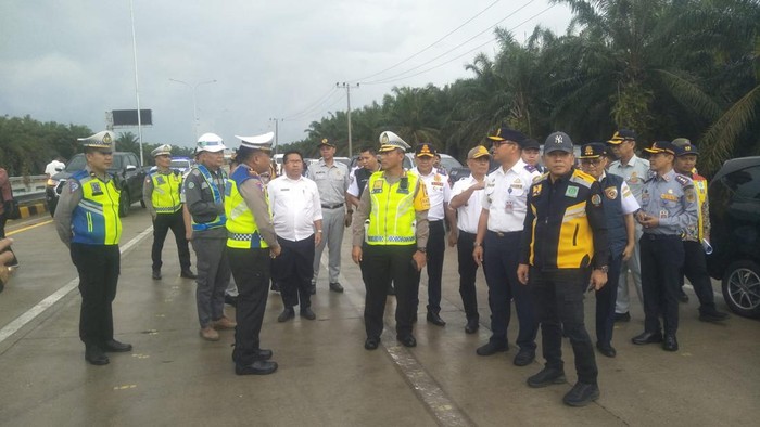 Dirlantas Polda Sumut Kombes Muji Ediyanto mengecek kesiapan mudik. (Dok Polda Sumut)