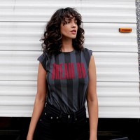 Eiza mengatakan banyak orang di industri Hollywood bahwa dirinya ‘terlalu cantik’ atau ‘terlalu seksi’ untuk peran-peran tertentu. Hal itu membuatnya tidak banyak muncul di banyak proyek film. Foto: Instagram/@eizagonzalez