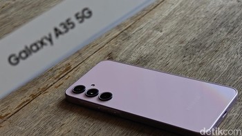 Galaxy A35 disokong Exynos 1380, Chipset ini sebelumnya mentenagai Galaxy A54. Samsung menjanjikan peningkatan GPU 1,15x dan CPU 1,18x dari dapur pacu Galaxy A34. Foto: Adi Fida Rahman/detikINET