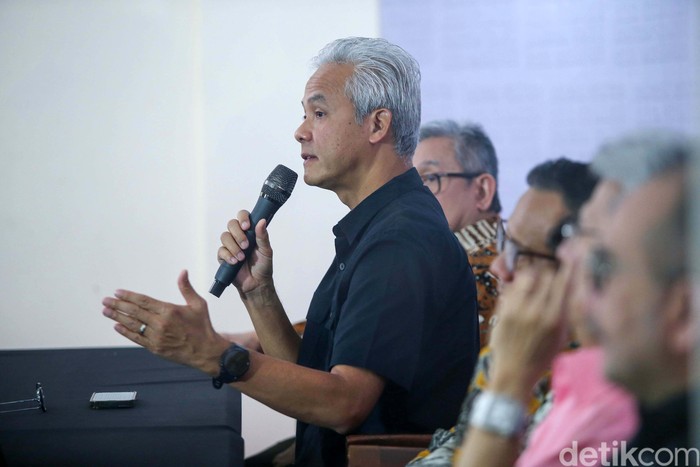 Ganjar Pranowo dan Mahfud Md menggelar jumpa pers di Jakarta, Kamis (21/3). Mereka menyatakan siap mengajukan gugatan sengketa hasil Pilpres 2024 ke MK.