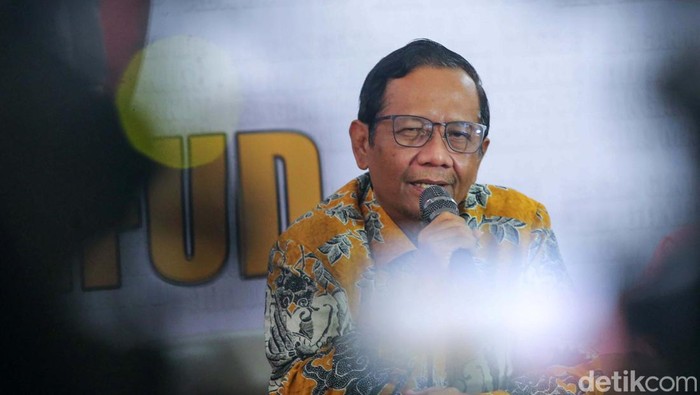 Ganjar Pranowo dan Mahfud Md menggelar jumpa pers di Jakarta, Kamis (21/3). Mereka menyatakan siap mengajukan gugatan sengketa hasil Pilpres 2024 ke MK.