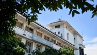 Gedung PLN Unit Induk Distribusi Jawa Barat yang dibangun pada tahun 1933 dan diarsiteki oleh C. P. W. Shoemaker tersebut termasuk dalam daftar cagar budaya dengan perawatan secara berkala untuk menjaga kelestarian gedung yang masih banyak menyimpan peninggalan zaman penjajahan Belanda. 