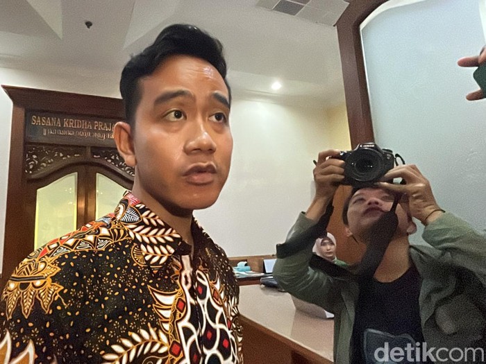 Gibran Rakabuming Raka ditemui di Balai Kota Solo, Kamis (21/3/2024).