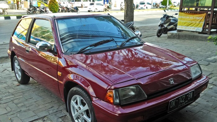 Civic Wonder: Honda Civic generasi ketiga.