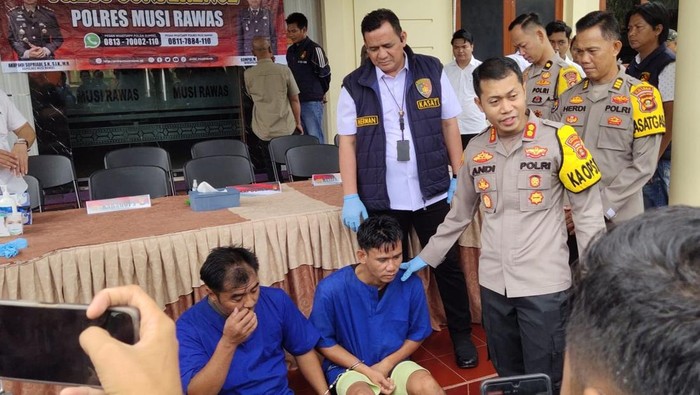 Kadua tersangka perampok mobil yang sekap. korban terancam 9 tahun penjara.