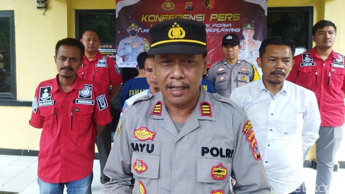 Kapolsek Mandalawangi AKP Bayu Triatmaka. (Aris Rivaldo/detikcom).