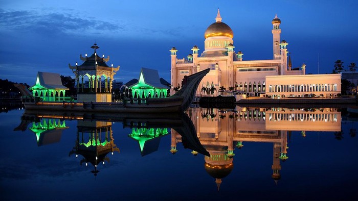 Keindahan Masjid Sultan Omar Ali Saifuddin Brunei yang Tak Terbantahkan