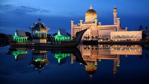 Keindahan Masjid Sultan Omar Ali Saifuddin Brunei yang Tak Terbantahkan