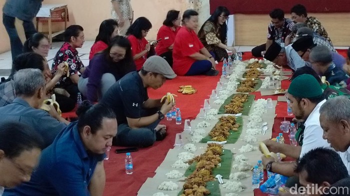 Suasana bukber warga keturunan Tionghoa dan warga Jomblang Semarang, Kamis (21/3/2024).