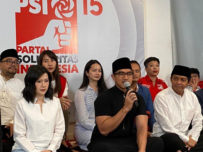 Ketua Umum PSI Kaesang Pangarep memimpin konferensi pers terkait hasil hitung nasional KPU RI, Kamis (21/3/2024).