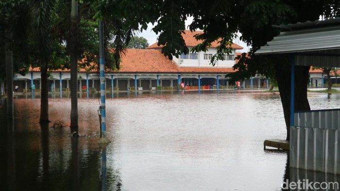 Kondisi banjir yang merendam Terminal Jati, Kudus, Kamis (21/3/2024) pukul 11.00 WIB.