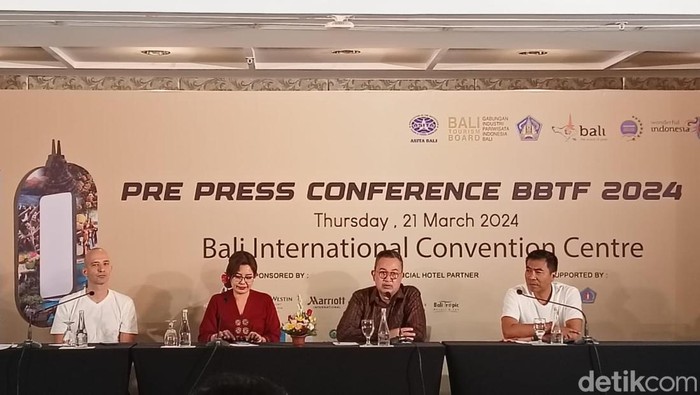 Konferensi pers Bali and Beyond Travel Fair (BBTF) 2024 di Bali International Convention Centre (BICC), Nusa Dua, Kuta Selatan, Badung, Bali, Kamis (21/3/2024). (Foto: Ni Made Lastri Karsiani Putri/detikBali)