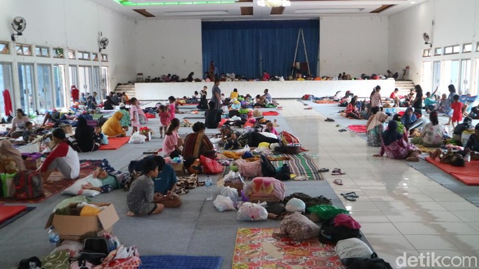 Suasana pengungsian di Posko Pengungsian Getas Pejaten Kecamatan Jati, Kamis (21/3/2024).