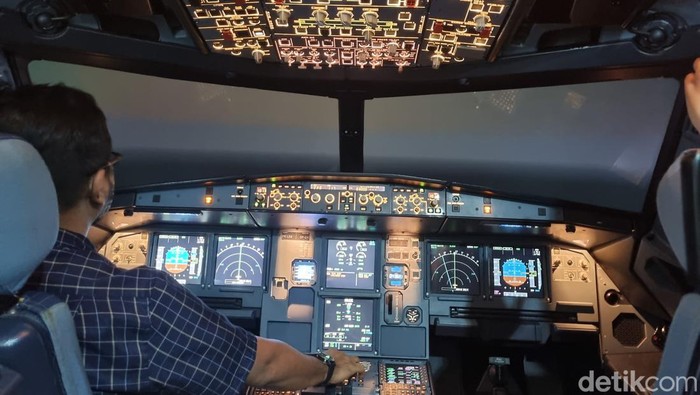 Lion Group Training Center, terdapat simulator pesawat bagi para pilot.