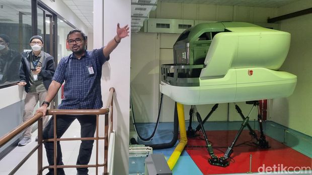Lion Group Training Center, terdapat simulator pesawat bagi para pilot.