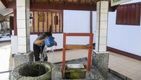 Diketahui, masjid ini didirikan pada abad ke-17 lho. 