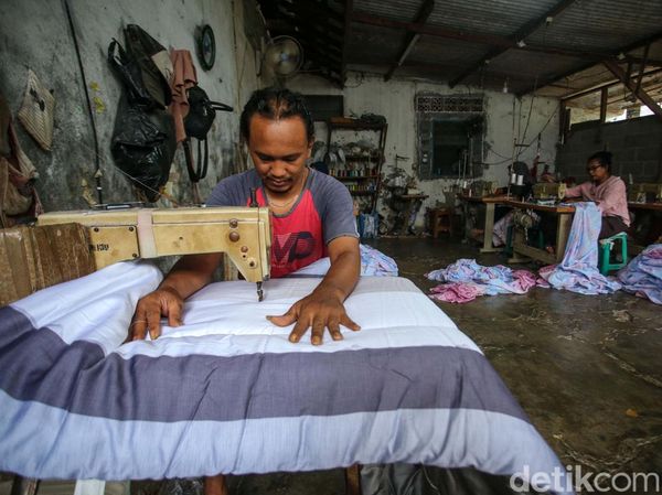 Mengintip Pabrik Seprai di Tambun yang Berdiri Sejak 1997