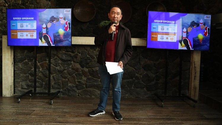 Menyambut Semangat Ramadan dengan Kecepatan Internet Tanpa batas Chief Sales & Marketing Officer PT Link Net Tbk Ronald Chandra Lesmana menyampaikan informasi terkait ragam inovasi dan penawaran menarik yang dihadirkan Link Net di Jakarta (21/03). Selaras dengan komitmen untuk terus memberikan pengalaman yang lebih baik bagi pelanggan, Link Net menyajikan speed upgrade terbaru dan menyoroti ketersediaan internet cepat #BebasFUP tanpa batas kuota.