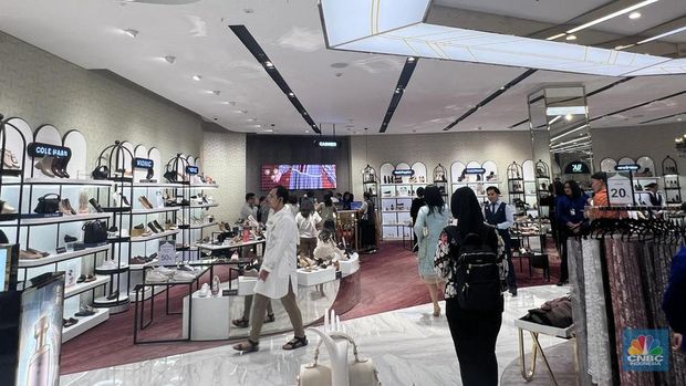METRO Department Store. (CNBC Indonesia/Linda Hasibuan)