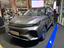 MG VS HEV Jadi Mobil Hybrid Termurah di Indonesia