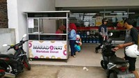 Nama tempat makan berikut ini benar-benar kreatif banget. Coba dicek, dijamin kamu bakal senyum dan mood naik lagi.
