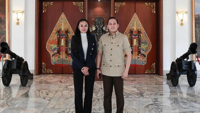 Nikita Mirzani dengan Rizky Iramsyah.