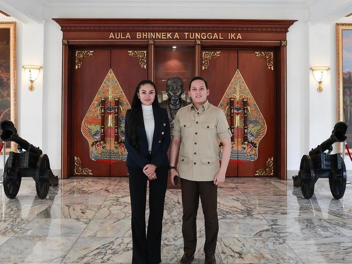 Nikita Mirzani dengan Rizky Iramsyah.