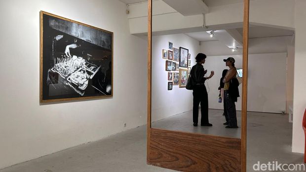 Pameran Fotografi Menangkap Gelagat Karya John Navid