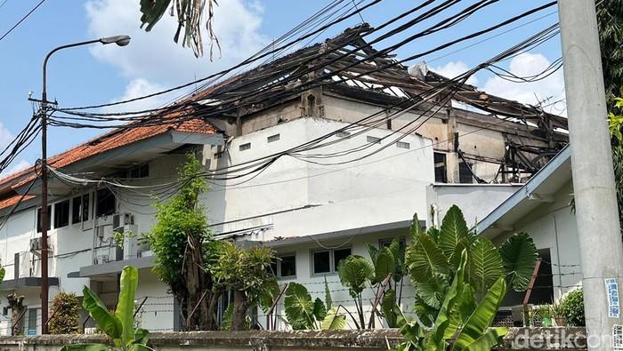 penampakan rs gatoel terbakar